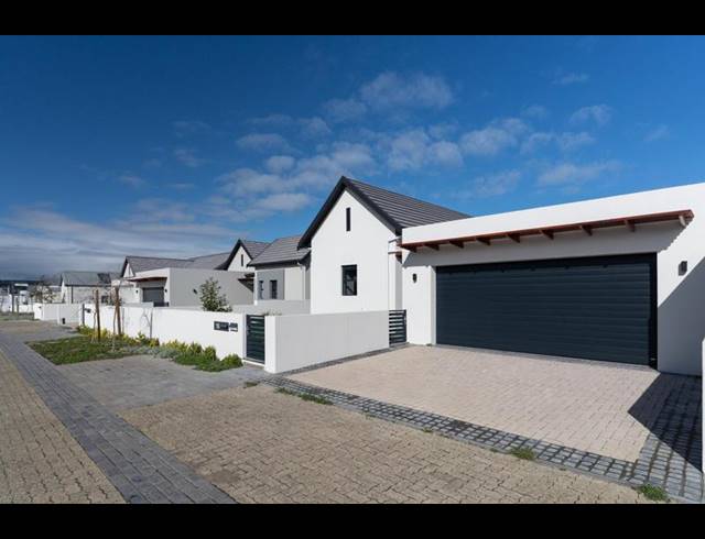 3 BEDROOM HOUSE FOR SALE IN SITARI